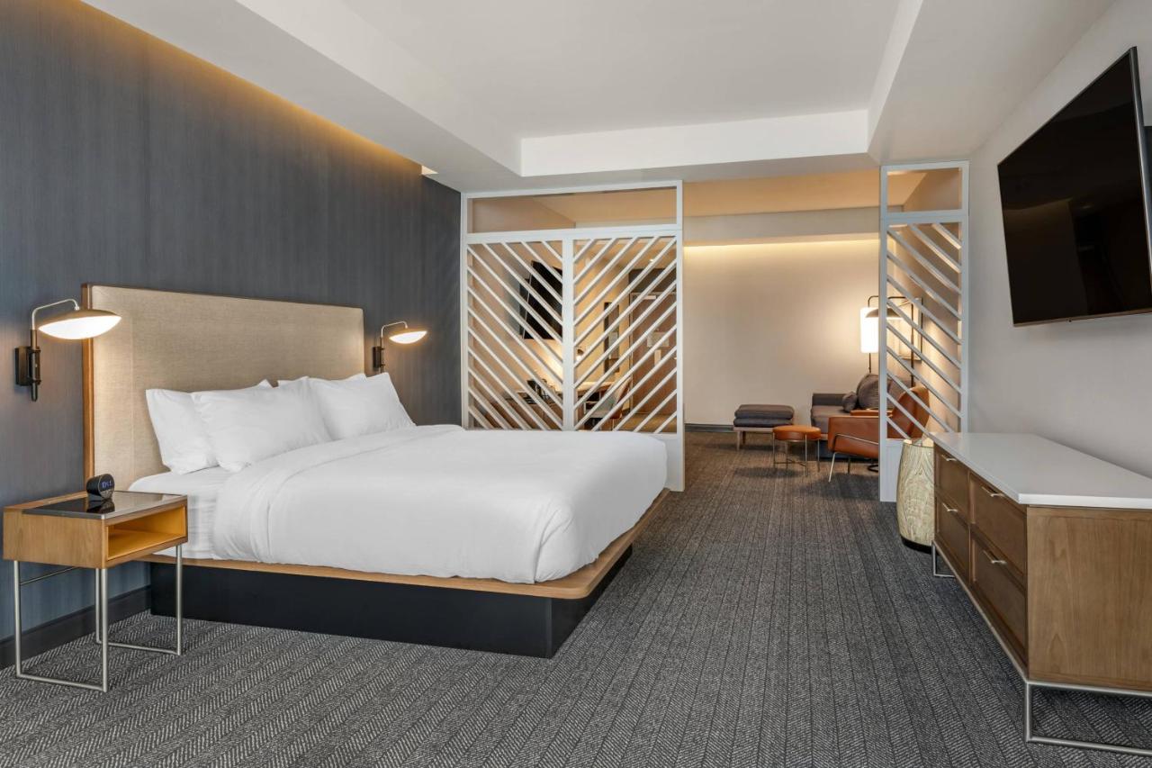 King Suite with Sofa Bed at Courtyard by Marriott Fort Lauderdale Downtown