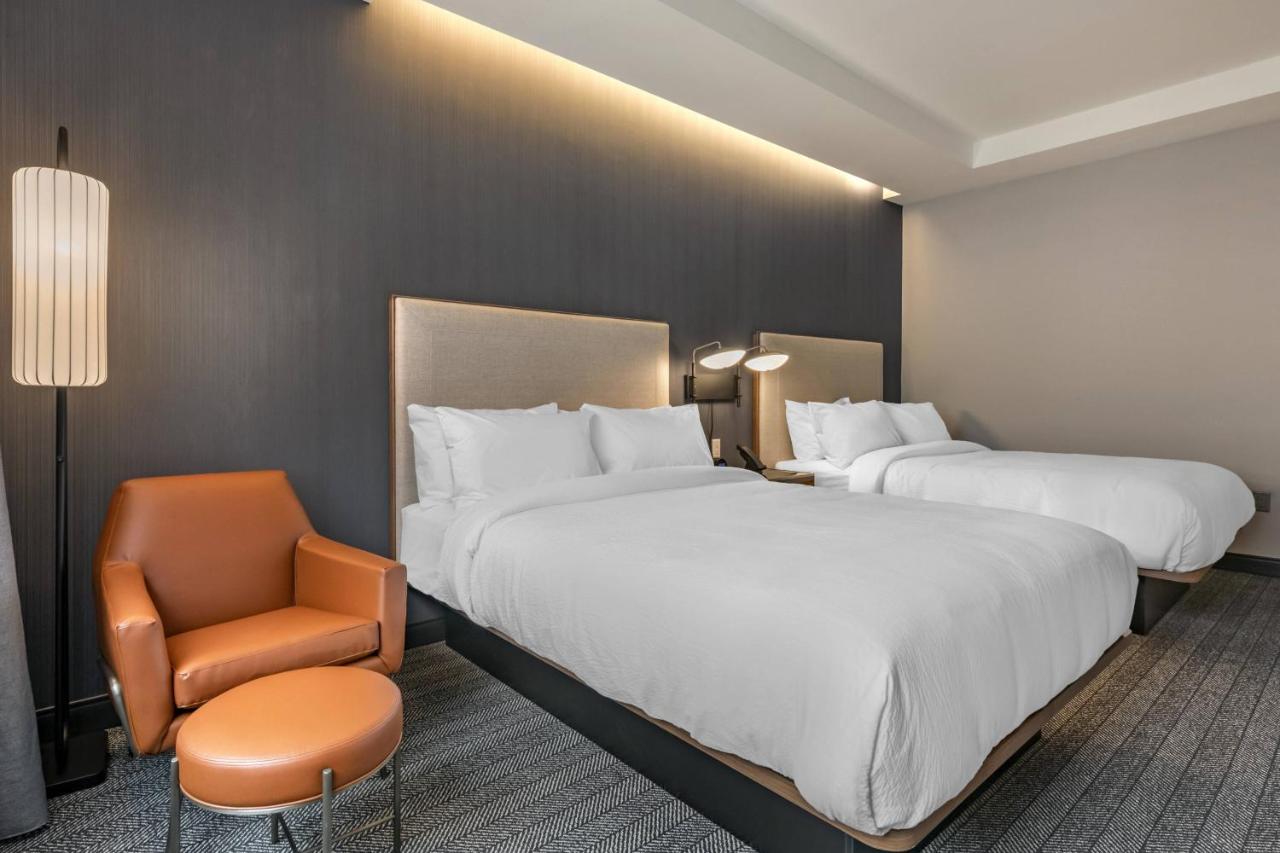 Double Queen Room at Courtyard by Marriott Fort Lauderdale Downtown