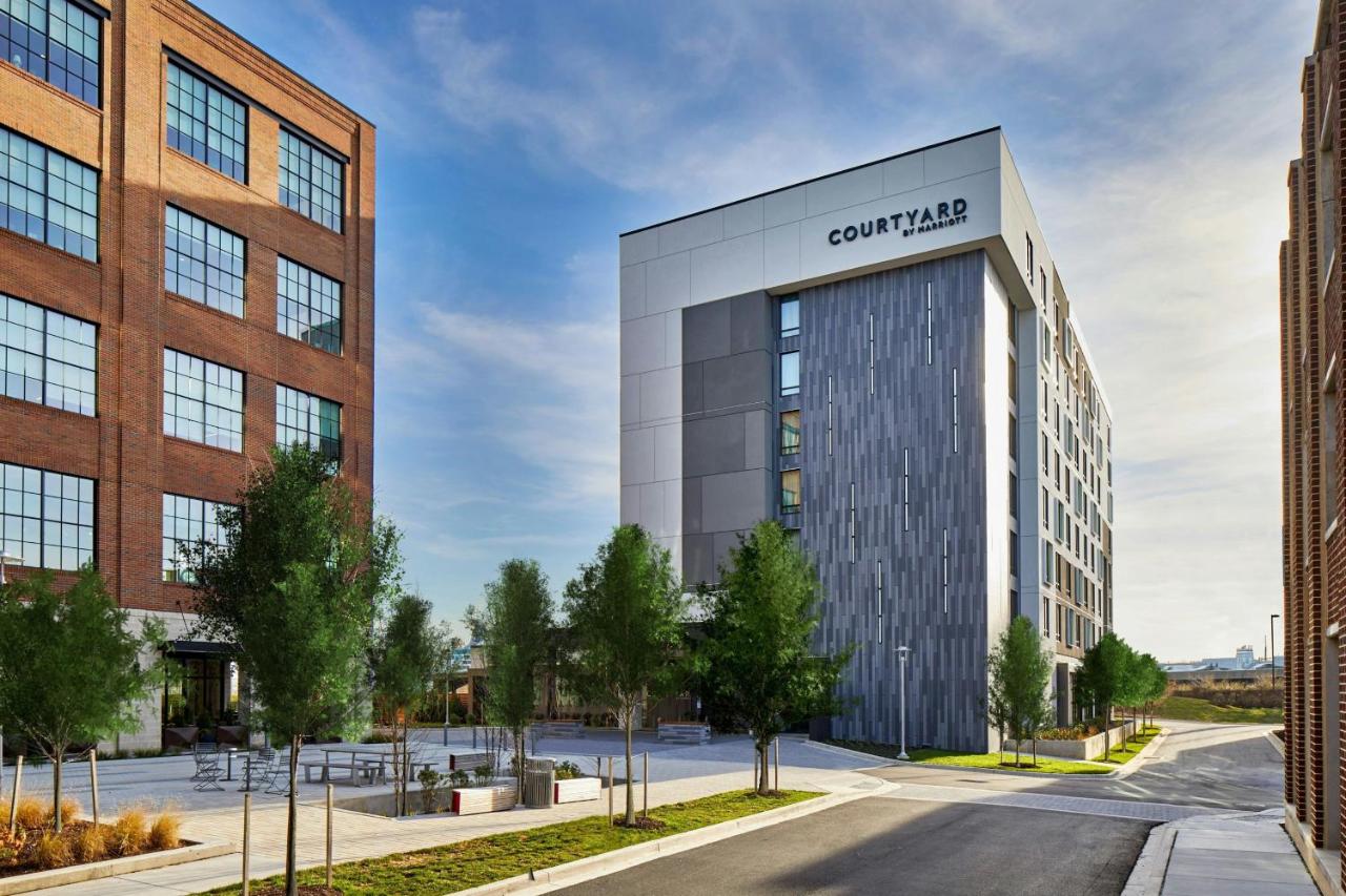 | Courtyard Baltimore Downtown/McHenry Row