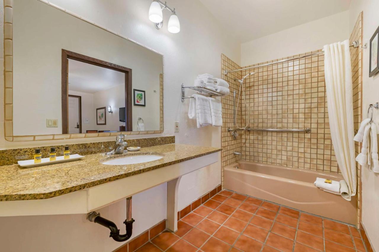 Queen Suite with Sofa Bed at Best Western Plus Hacienda Hotel Old Town