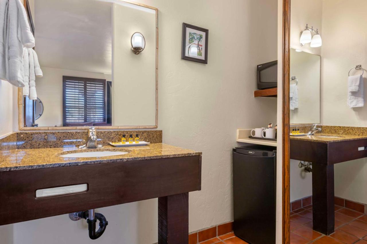 King Suite at Best Western Plus Hacienda Hotel Old Town