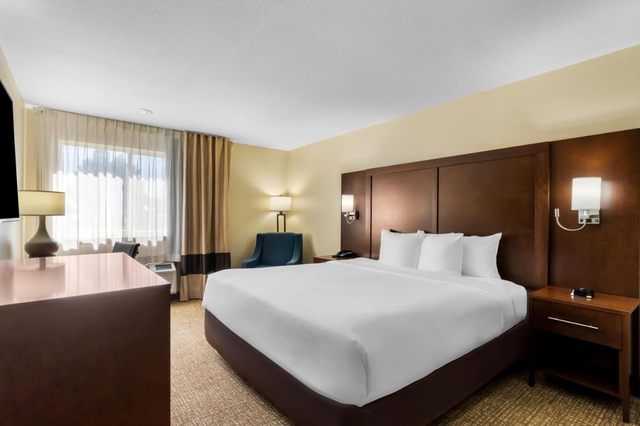King Room - Accessible/Non-Smoking at Comfort Inn & Suites Greeley