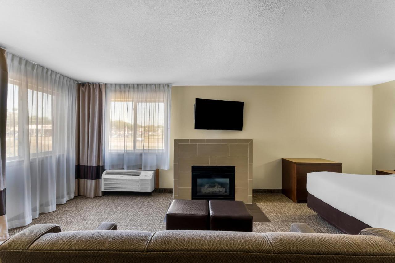 Superior King Suite - Accessible/Non-Smoking at Comfort Inn & Suites Greeley