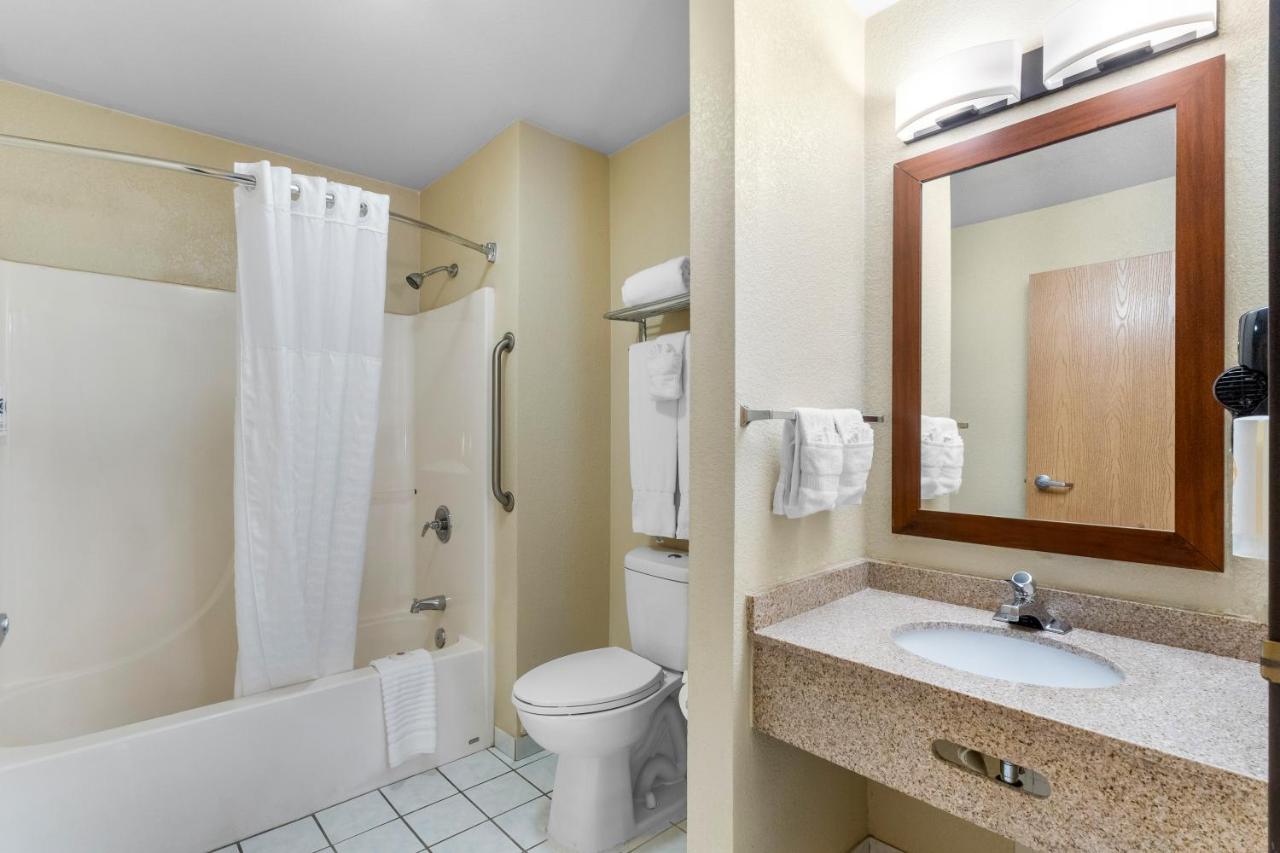 Efficiency King Room - Accessible/Non Smoking at Comfort Inn & Suites Greeley