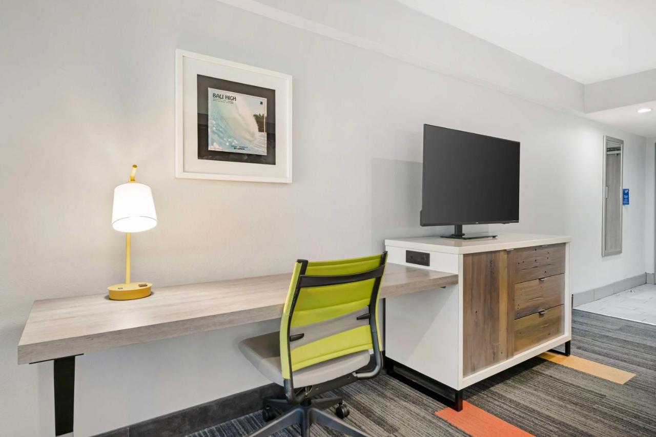 King Room - Non-Smoking at Best Western Oceanfront