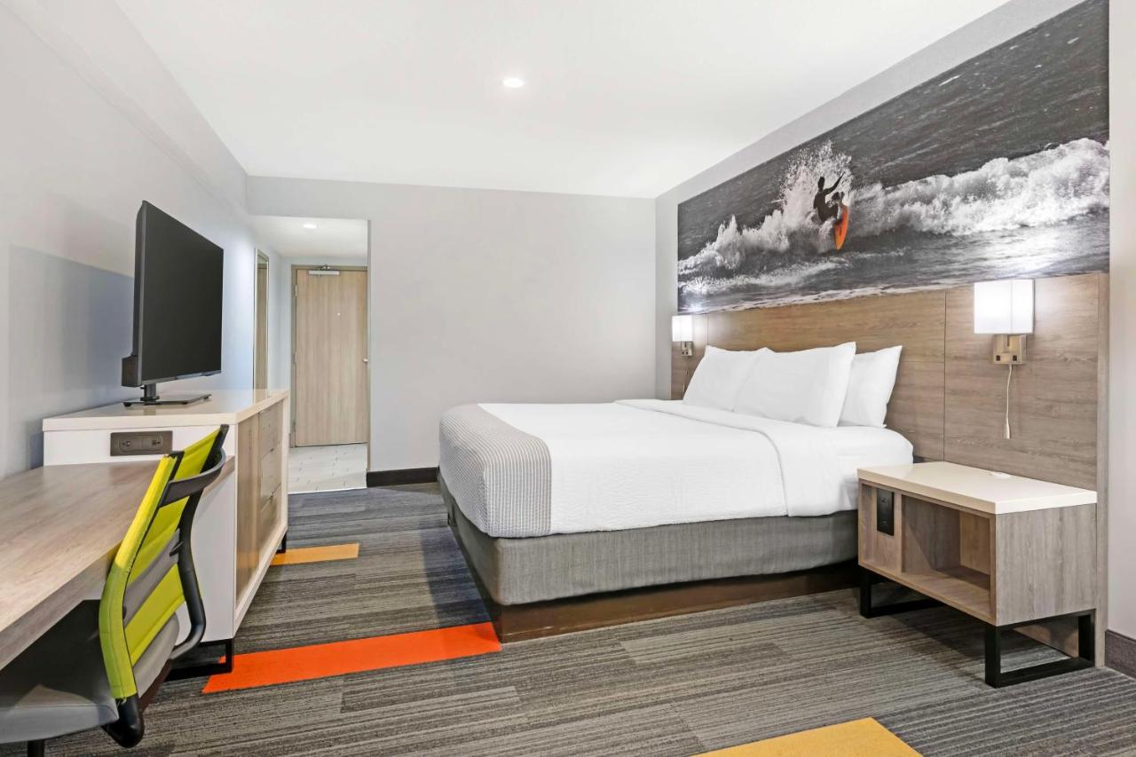 King Room - Non-Smoking at Best Western Oceanfront