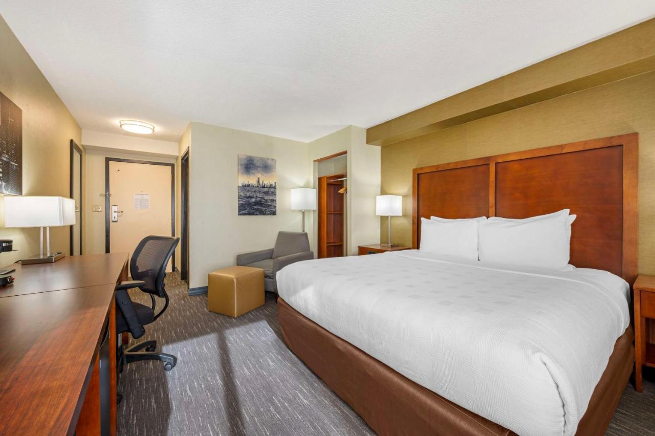 King Room at Best Western Chicago - Downers Grove