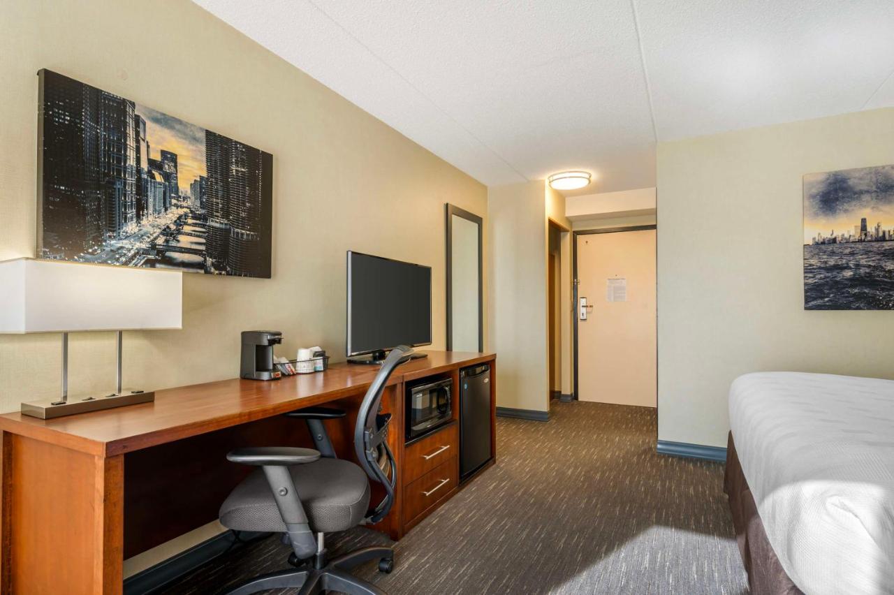 King Room - Communication Assistance at Best Western Chicago - Downers Grove