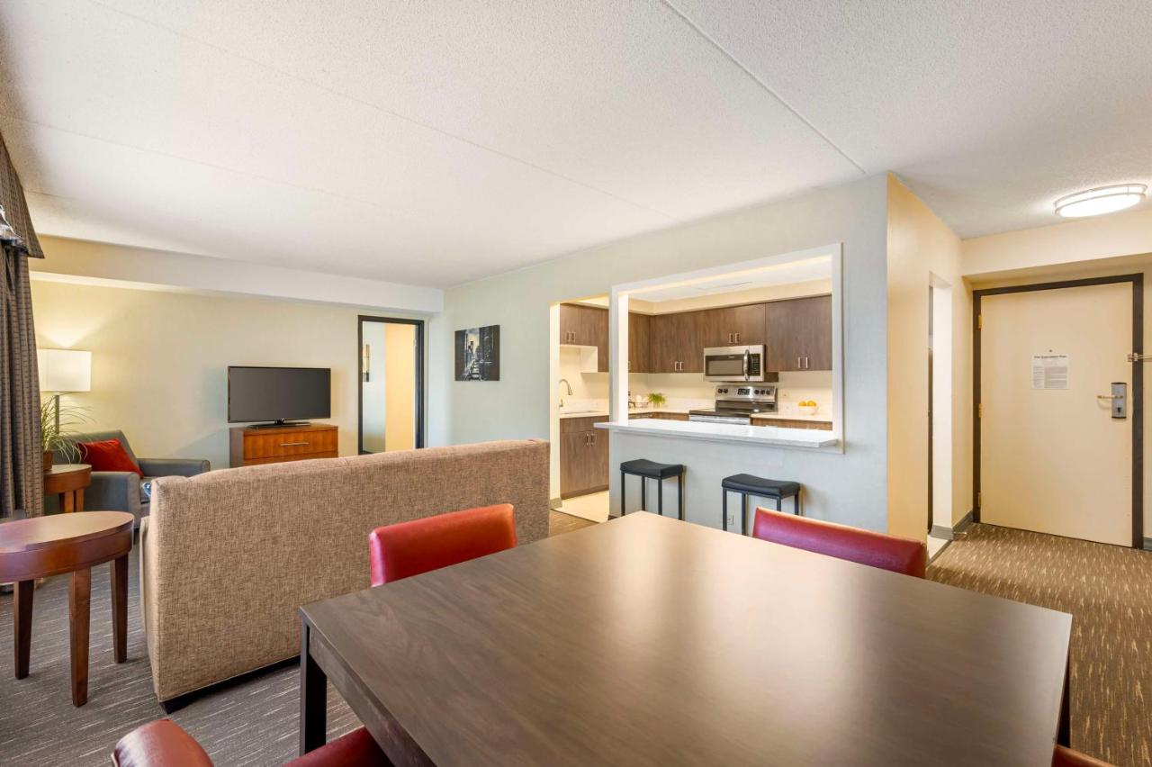 King Suite with Sofa Bed at Best Western Chicago - Downers Grove