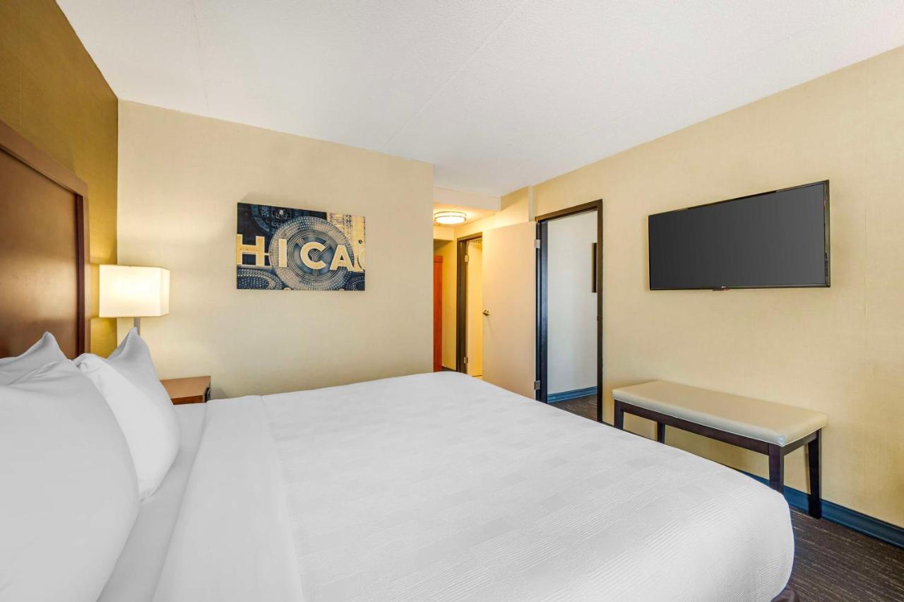 King Suite with Sofa Bed at Best Western Chicago - Downers Grove
