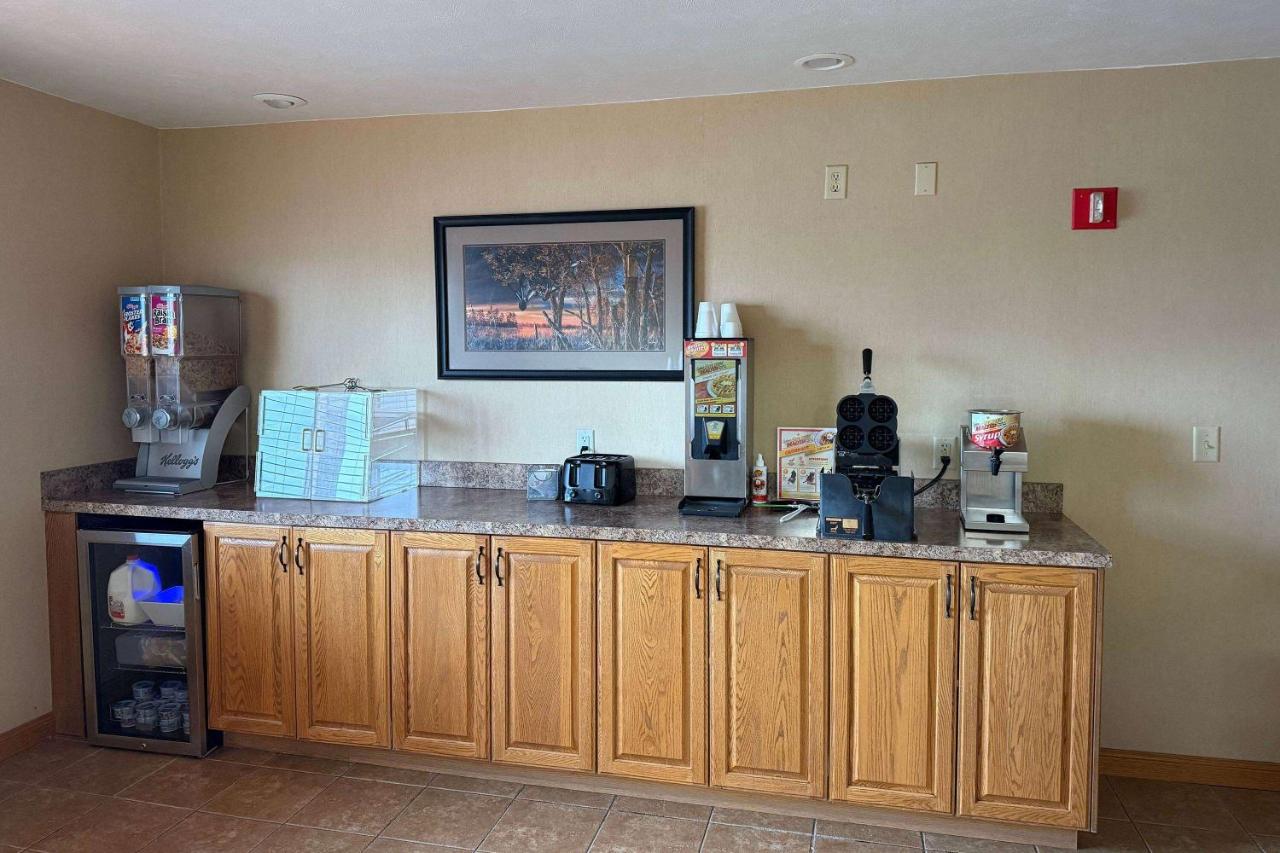 | Rodeway Inn Cozad