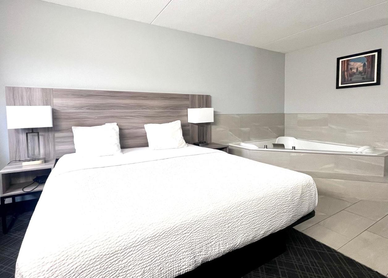 Premier King Suite - Non-Smoking at Baymont by Wyndham Indianapolis South