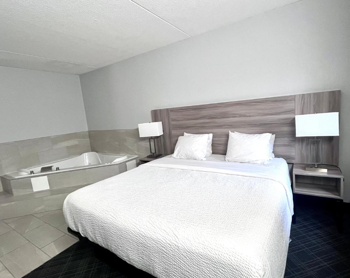 Premier King Suite - Non-Smoking at Baymont by Wyndham Indianapolis South