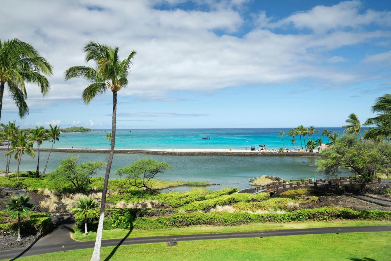 Two-Bedroom Suite with Oceanfront at Waikoloa Beach Marriott Resort & Spa