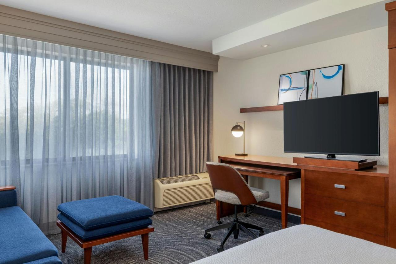  | Courtyard by Marriott Burlington Mt. Holly Westampton