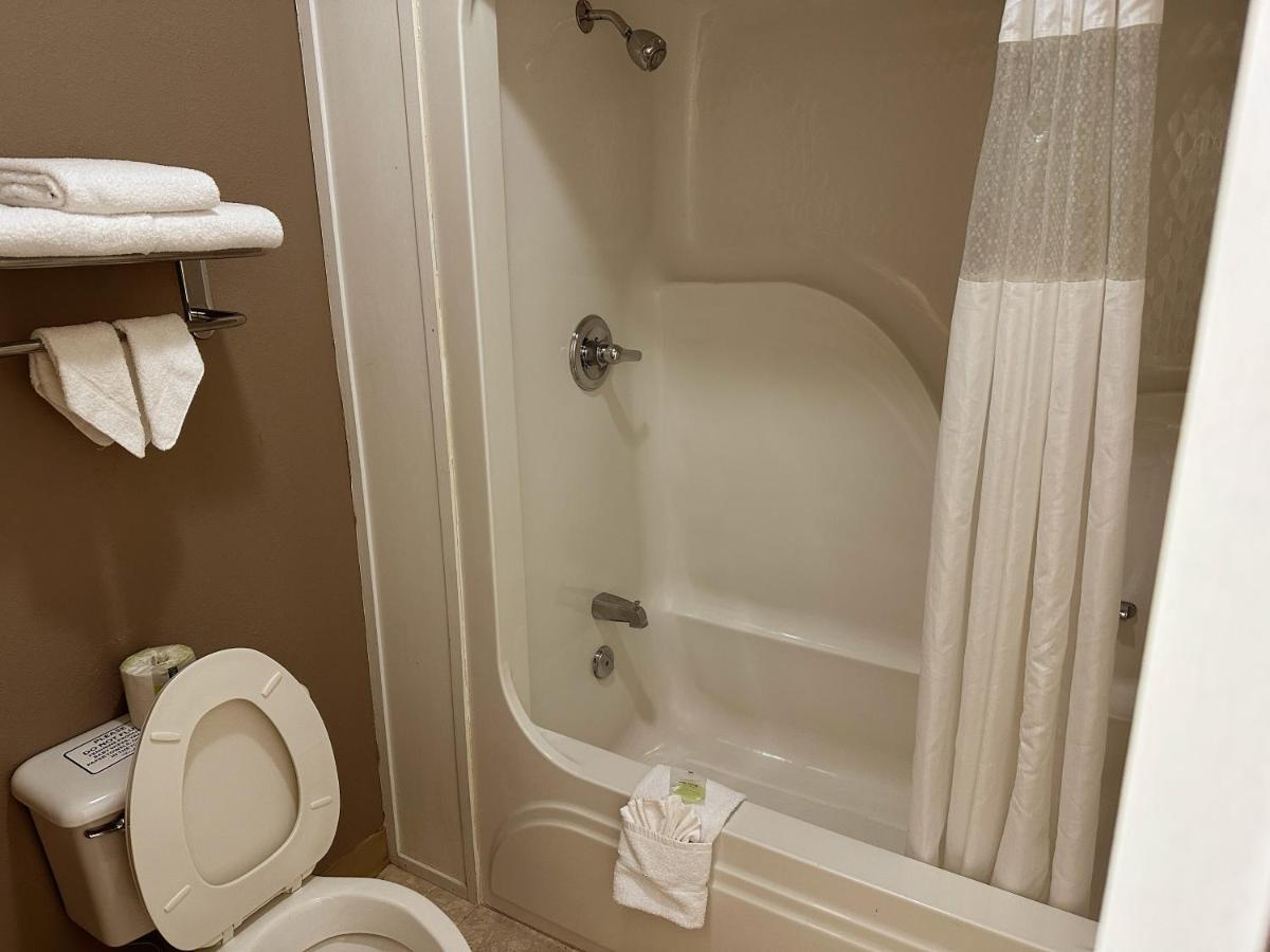 Deluxe King Room - No pets at Sidney James Mountain Lodge