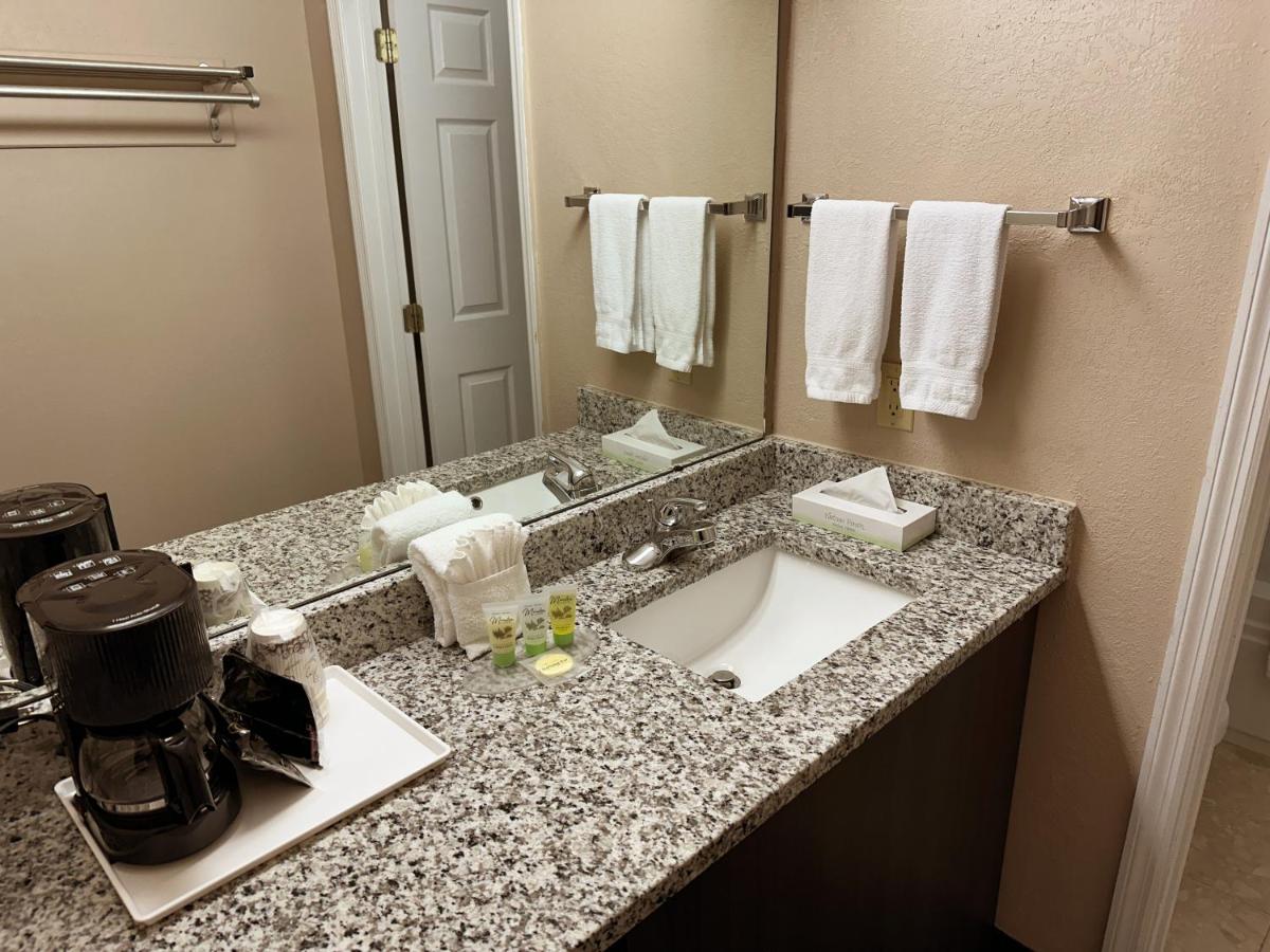 Deluxe King Room - No pets at Sidney James Mountain Lodge