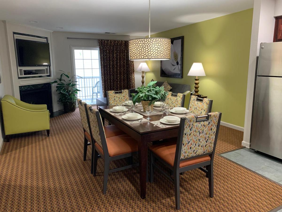 Superior Two-Bedroom Suite at Williamsburg Plantation