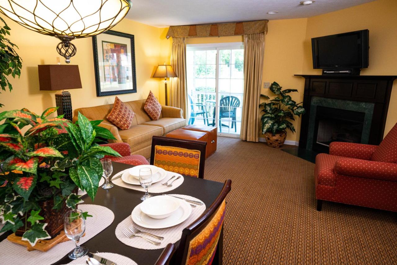 Deluxe Two-Bedroom Suite at Williamsburg Plantation