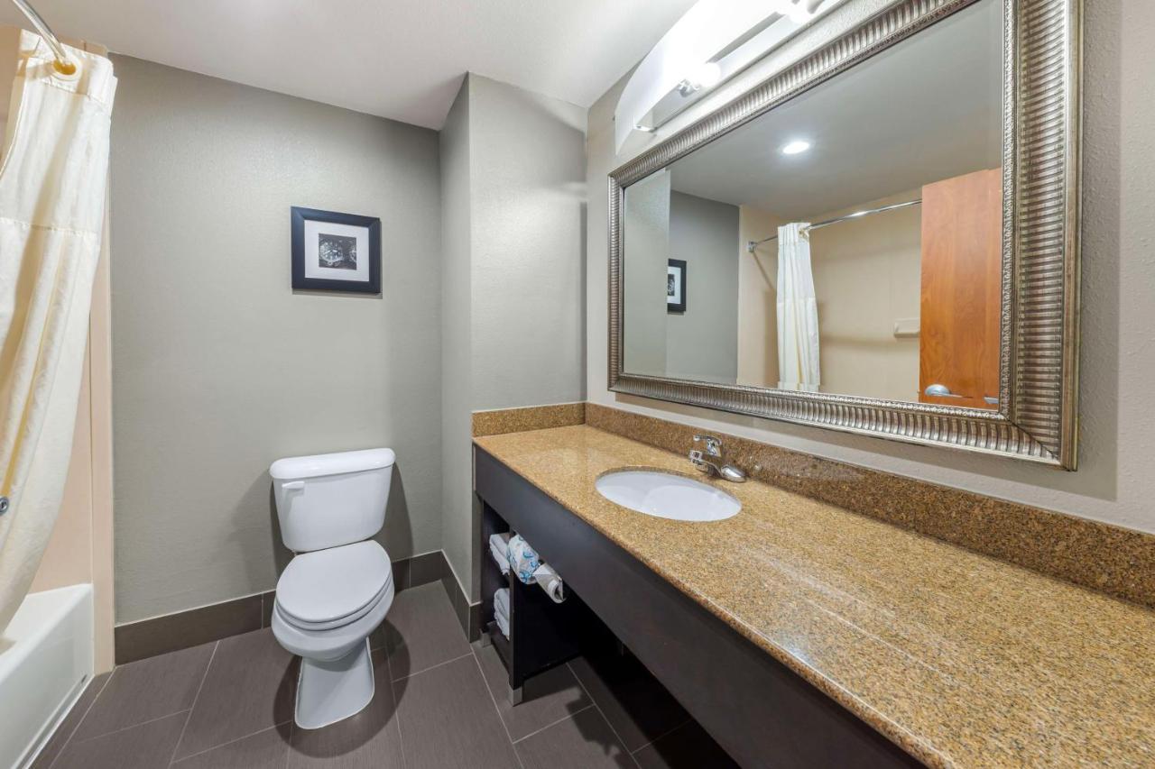 | Best Western Plus Midwest City Inn & Suites