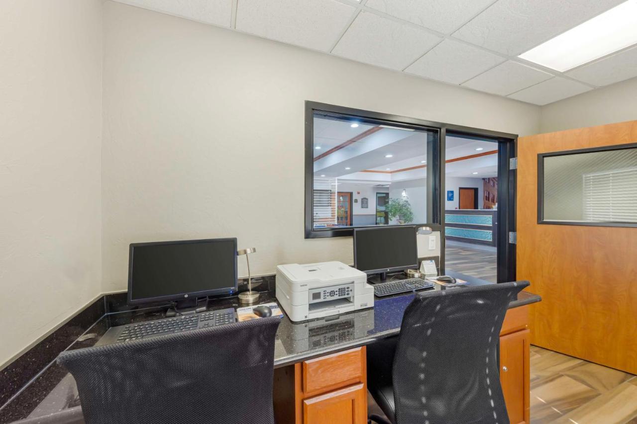 | Best Western Plus Midwest City Inn & Suites