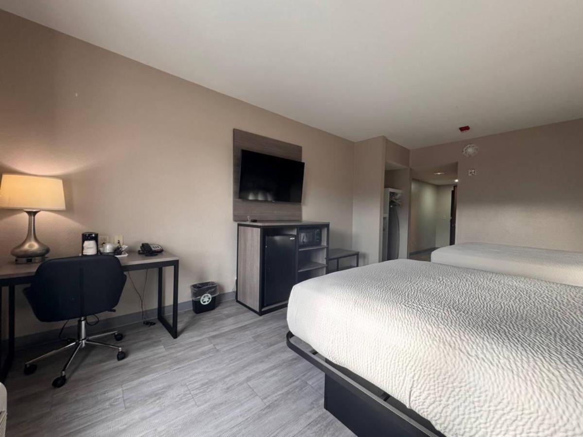 Deluxe Queen Room with Two Queen Beds -Disability Access - Non-Smoking at Super 8 by Wyndham Pennsville/Wilmington