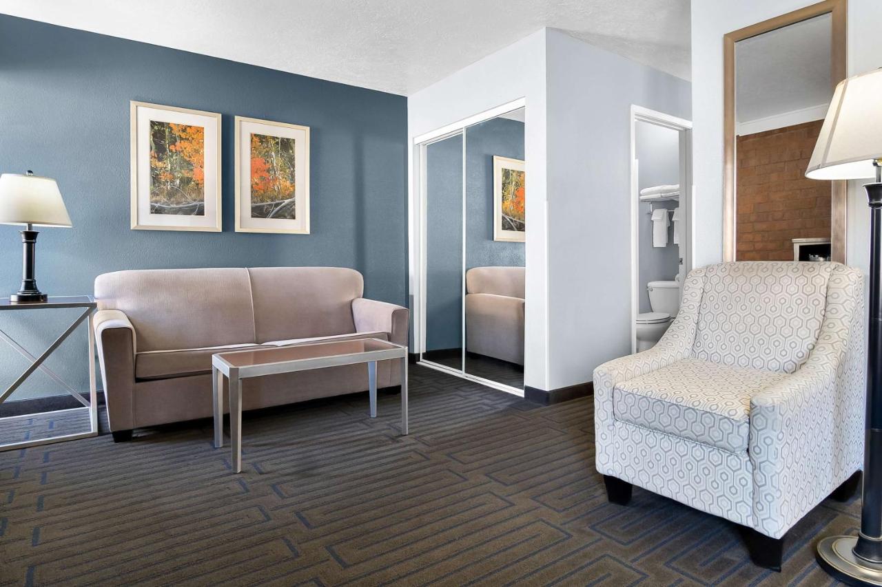 Queen Suite with Two Queen Beds at Best Western Pocatello Inn