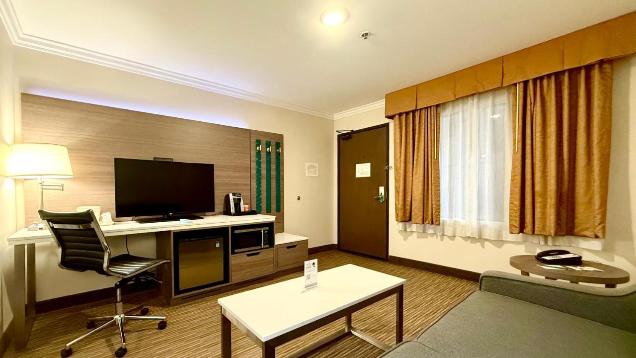 Suite, 1 King Bed with Sofa Bed, Non Smoking at Quality Inn & Suites Los Angeles Airport - Stadium District