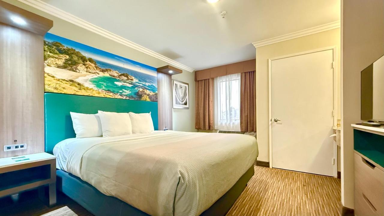 Suite, 1 King Bed with Sofa Bed, Non Smoking at Quality Inn & Suites Los Angeles Airport - Stadium District