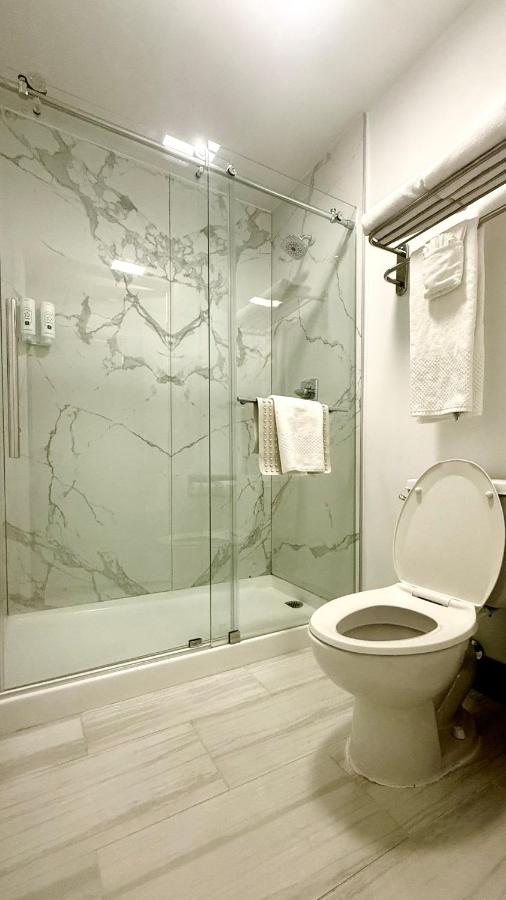 Suite, 1 King Bed with Sofa Bed, Non Smoking at Quality Inn & Suites Los Angeles Airport - Stadium District
