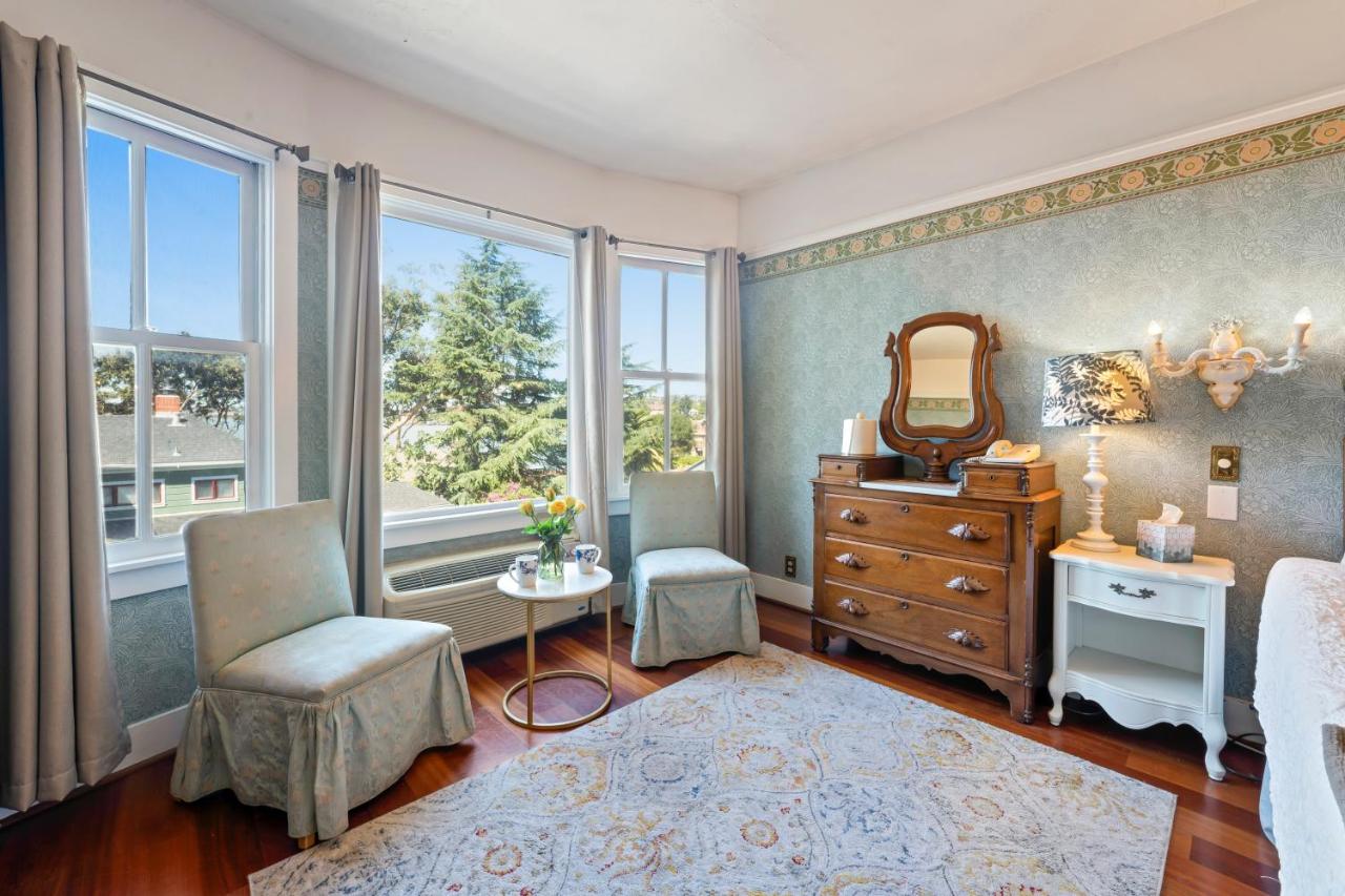 King Room with Sea View at Union Hotel