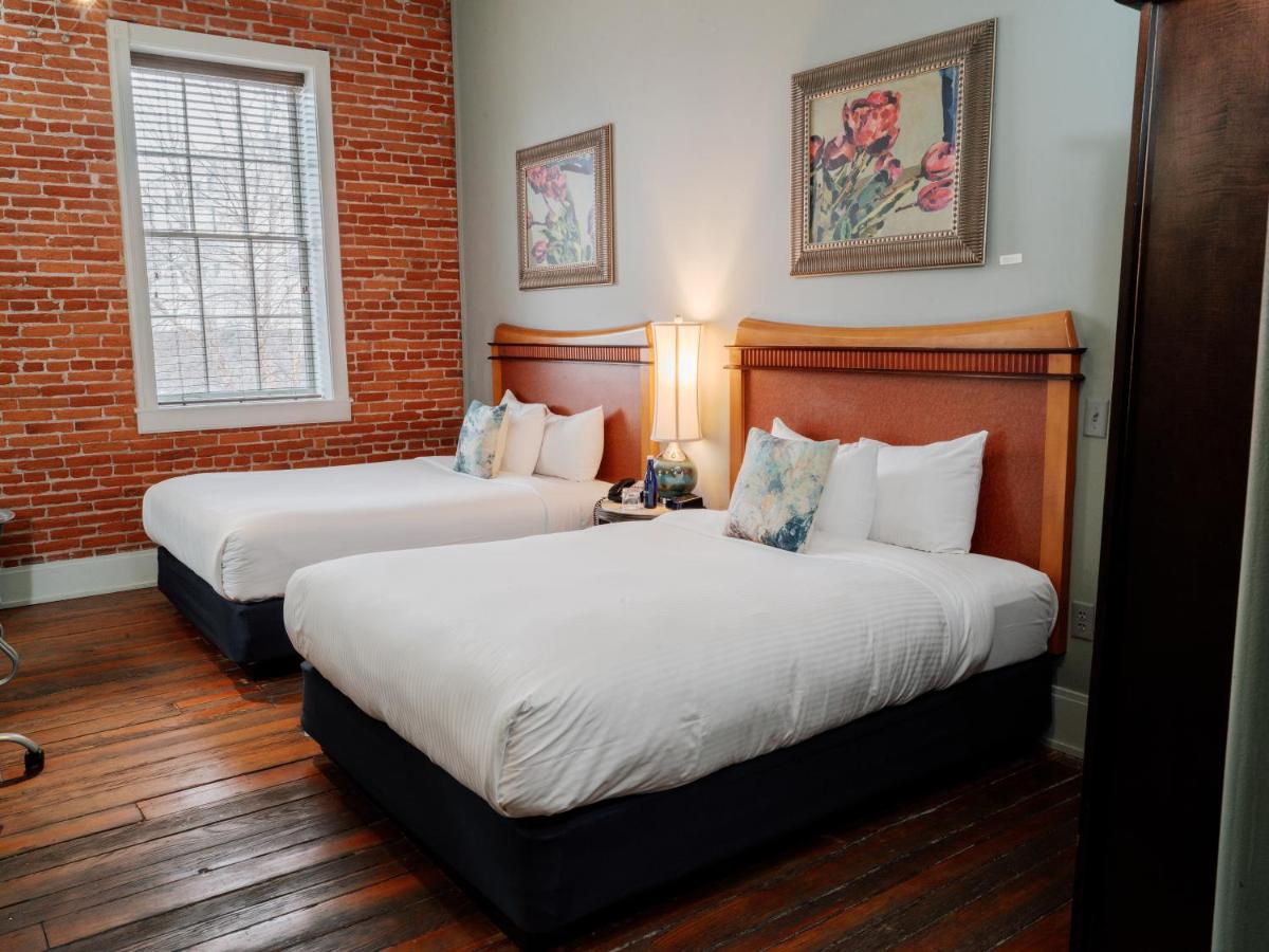 Deluxe Queen Room with Two Queen Beds at Lancaster Arts Hotel