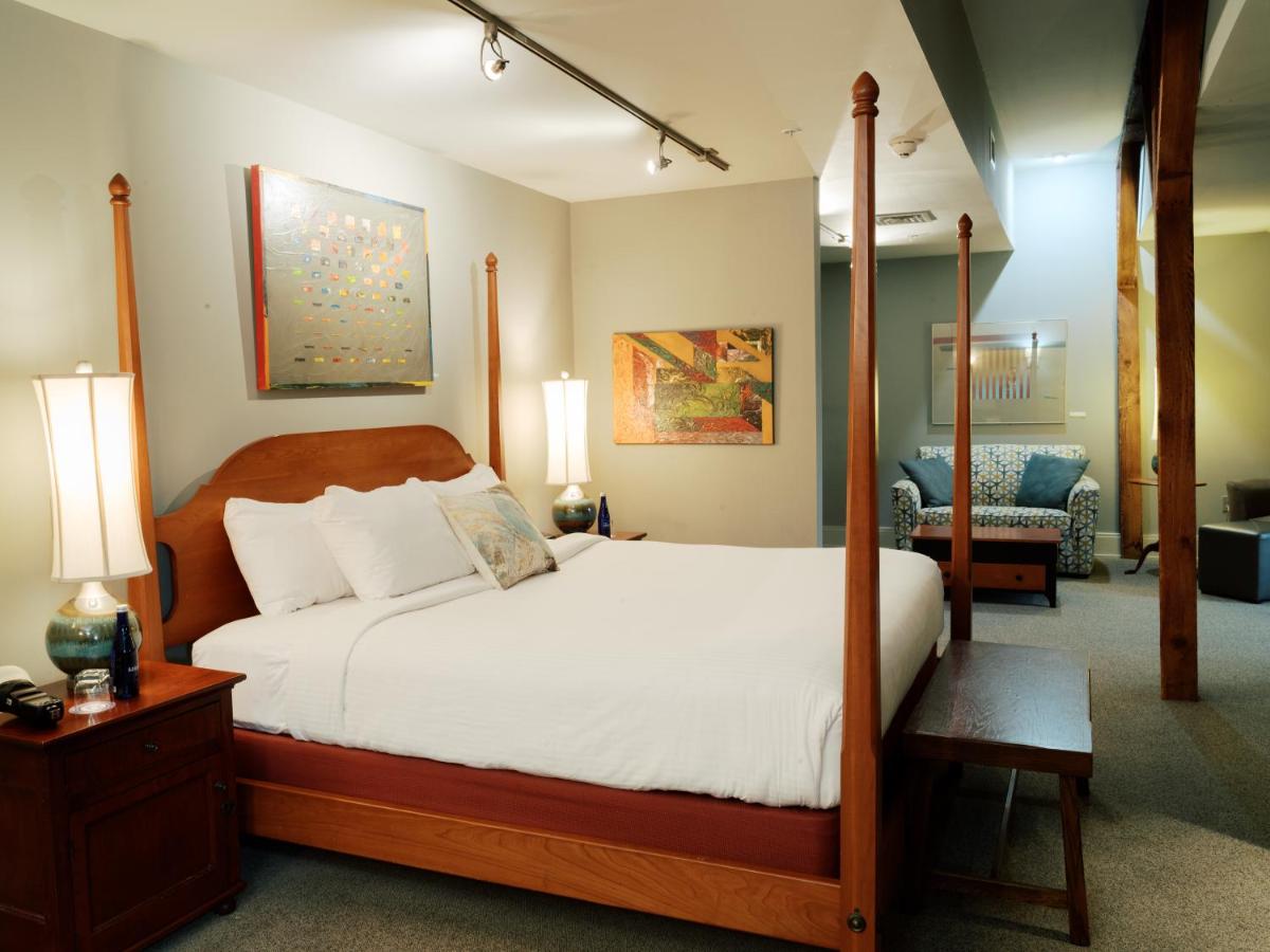Loft Suite with Hot Tub at Lancaster Arts Hotel