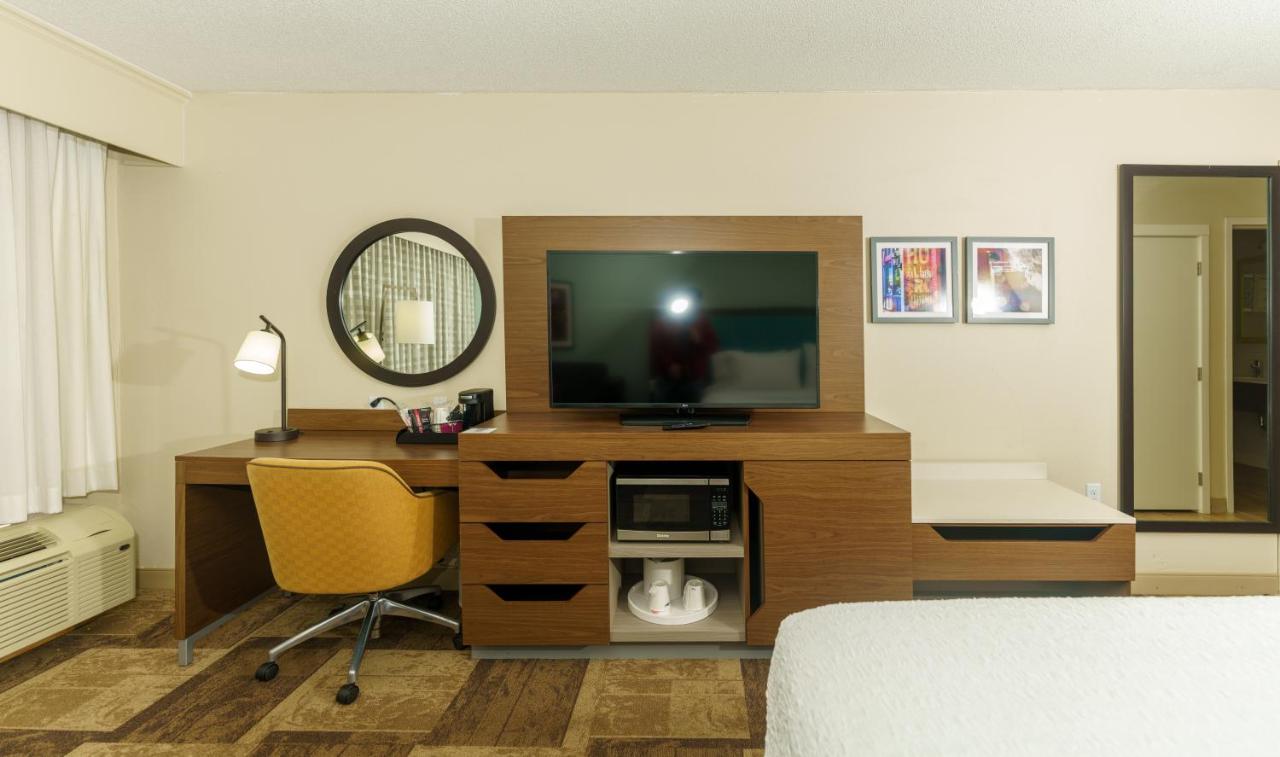 Deluxe Queen Room with Two Queen Beds - Non-Smoking at Hampton Inn Hutchinson