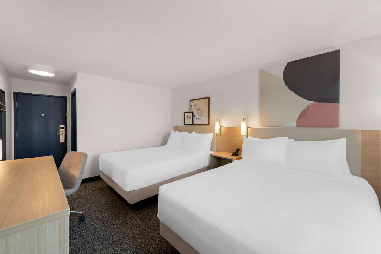 | Economy 7 Inn