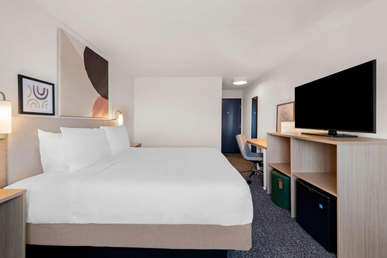 | Economy 7 Inn