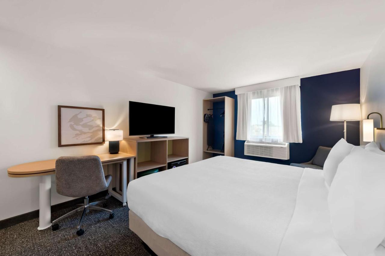 | Economy 7 Inn