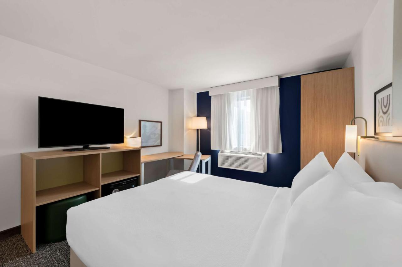| Economy 7 Inn
