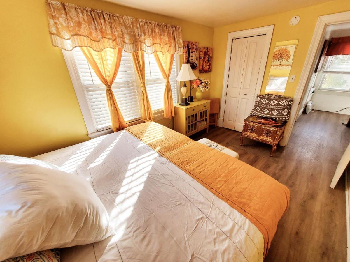 | Room in Guest room - Yellow Rm Dover- Del State, Bayhealth- Dov Base