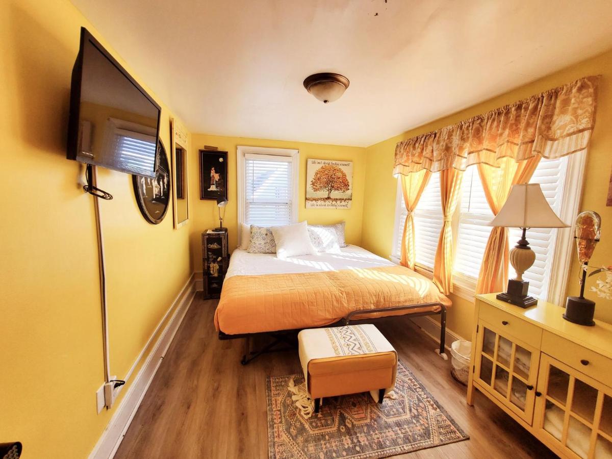 | Room in Guest room - Yellow Rm Dover- Del State, Bayhealth- Dov Base