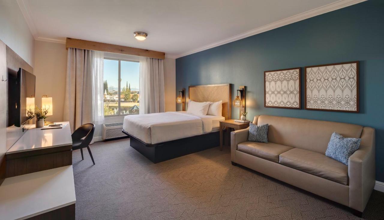 Deluxe King Room with Sofa Bed at Ayres Hotel Chino Hills – Ontario
