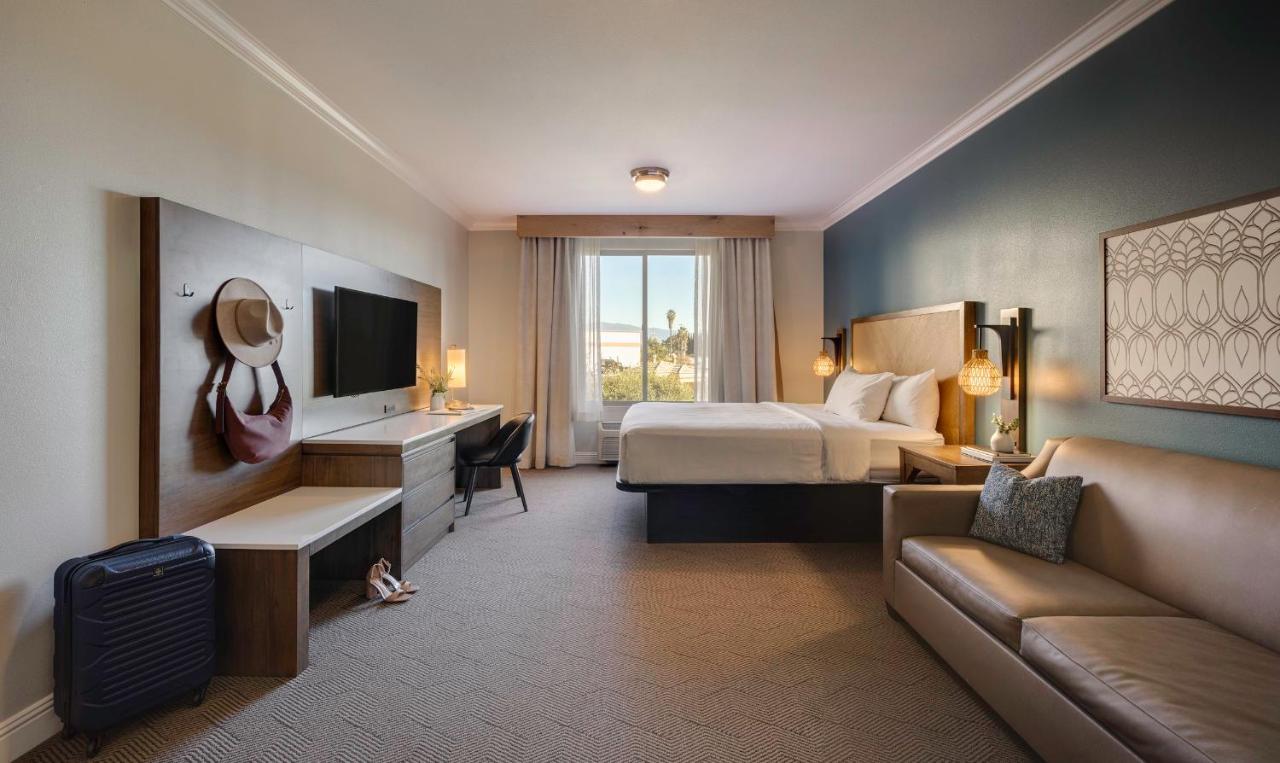 Deluxe King Room with Sofa Bed at Ayres Hotel Chino Hills – Ontario