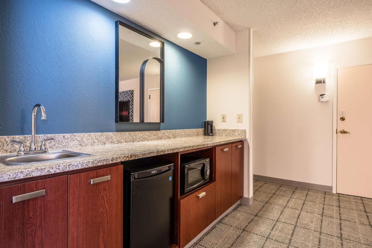 Suite at Sonesta Select Dallas Richardson