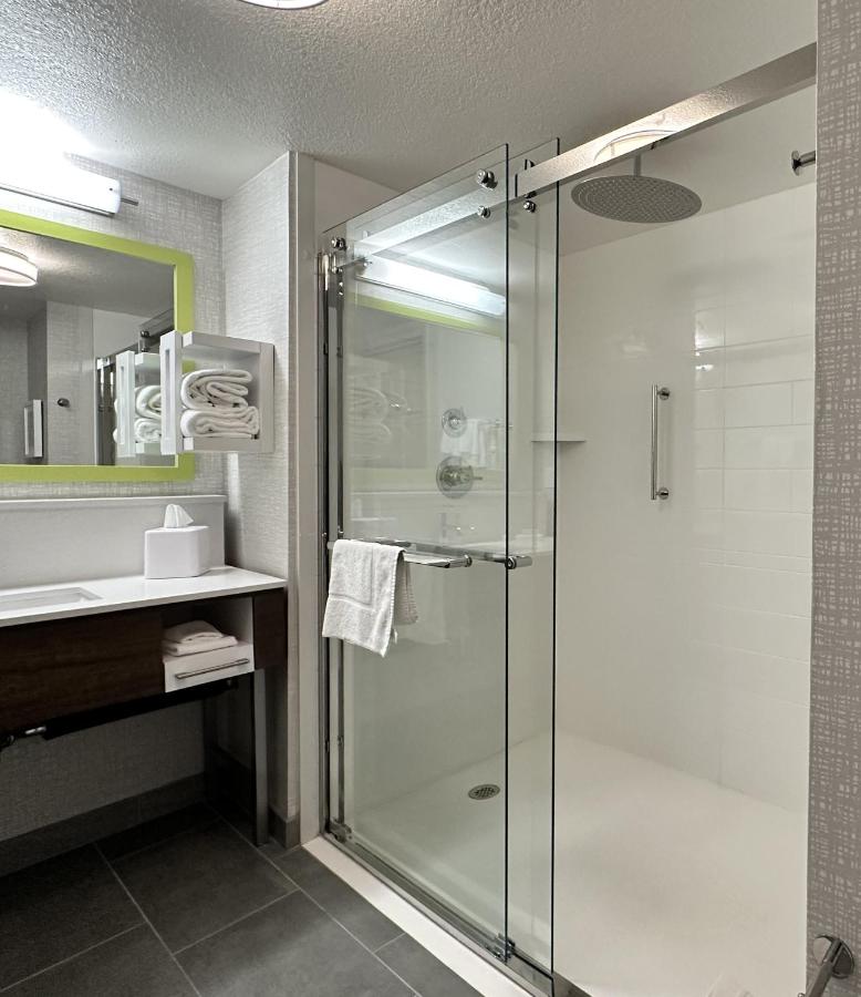 King Studio with Spa Bath - Non-Smoking at Hampton Inn & Suites Lathrop