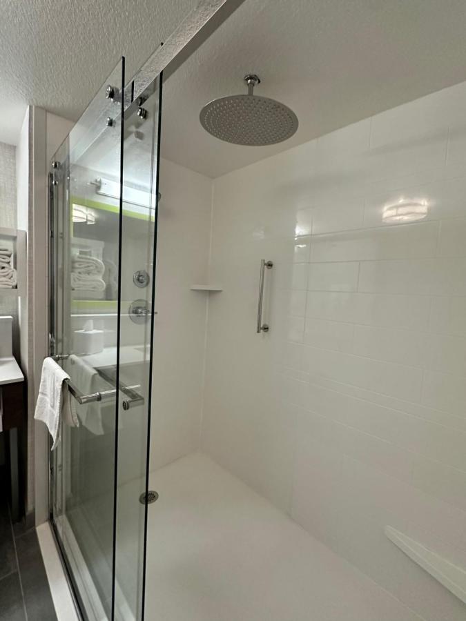 King Studio with Spa Bath - Non-Smoking at Hampton Inn & Suites Lathrop