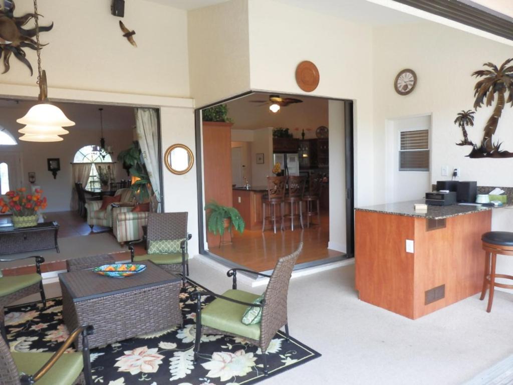 | Privacy in Paradise - Private Villa with heated pool and spa - sleeps 6