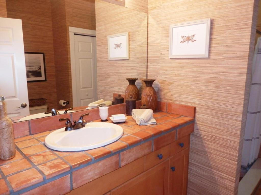 | Privacy in Paradise - Private Villa with heated pool and spa - sleeps 6