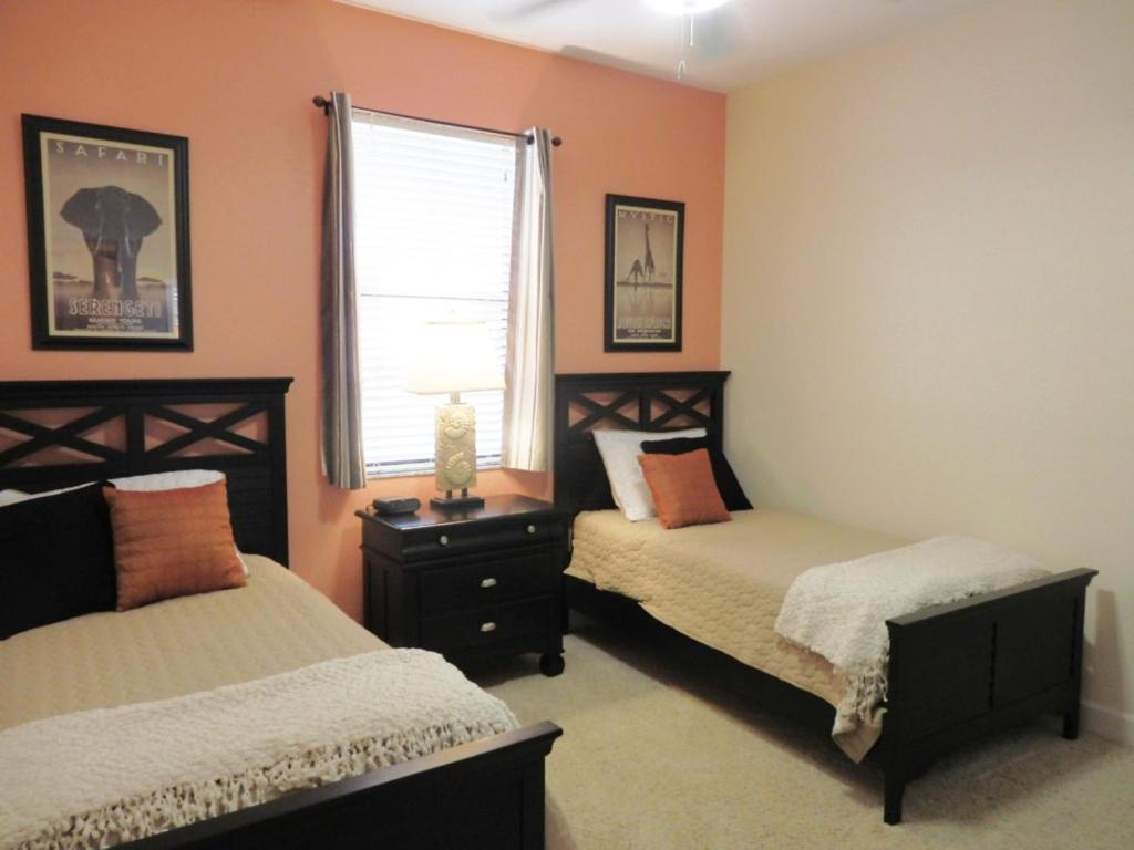 | Privacy in Paradise - Private Villa with heated pool and spa - sleeps 6