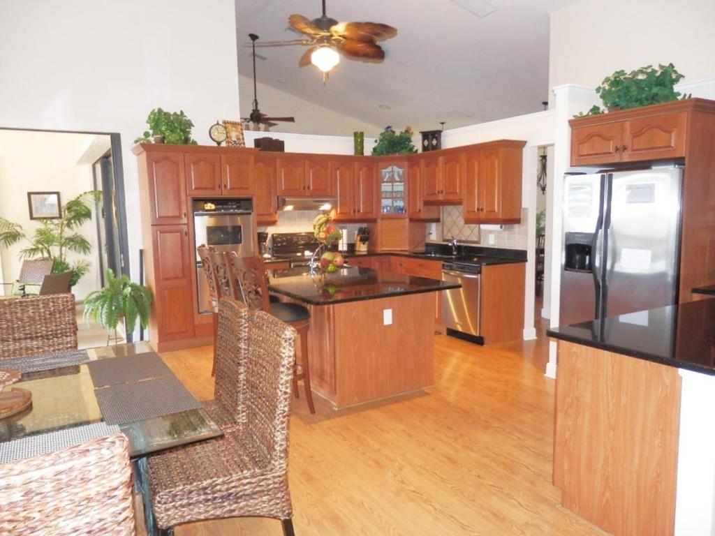 | Privacy in Paradise - Private Villa with heated pool and spa - sleeps 6