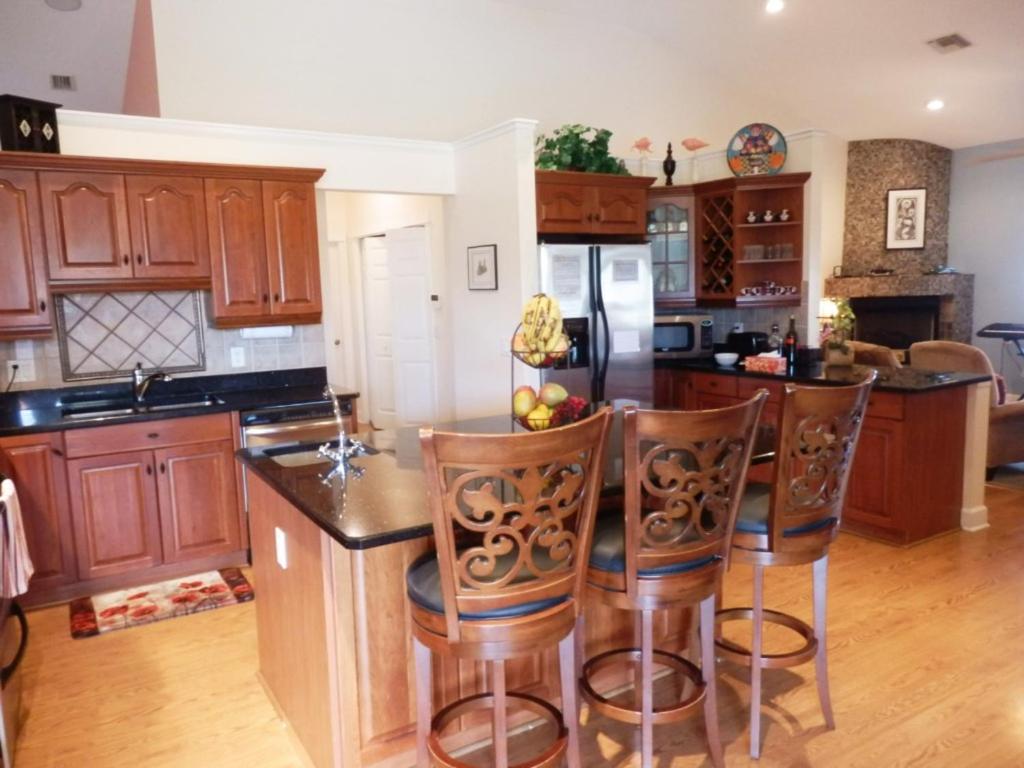 | Privacy in Paradise - Private Villa with heated pool and spa - sleeps 6